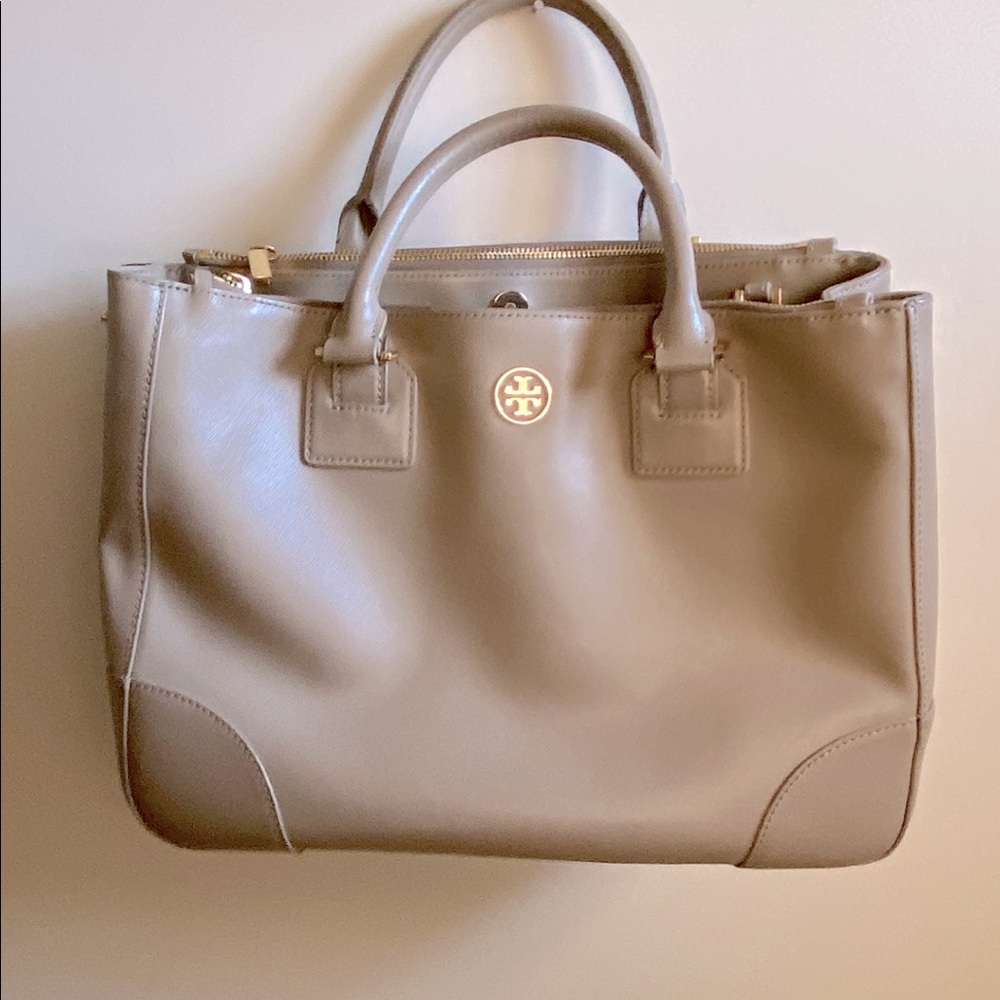 Tory Burch Robinson Tote ✨